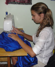 studentsewing1