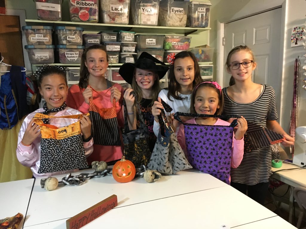 learn to sew your own trick-or-treat bag