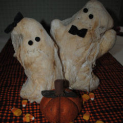 Two handmade and easy to sew ghost couple that are perfect for Halloween