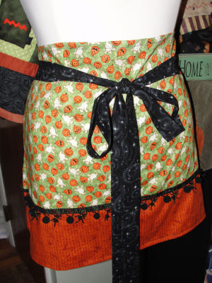 A handmade and easy to sew Halloween apron